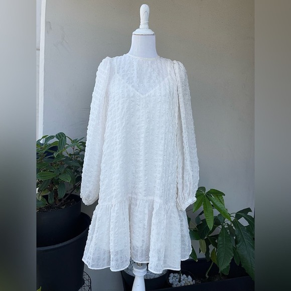 ☘️ H&M Semi- Sheer Flowy Mini Dress in Off- White/ Ivory, S - Picture 1 of 17
